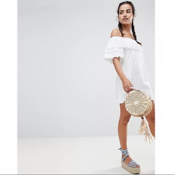 PrettyLittleThing Off the Shoulder White Bardot Shift Pom Pom Dress Size 2 - Picture 4 of 8